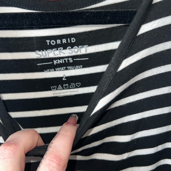 Torrid size 2 super soft knit long sleeve - Picture 4 of 4